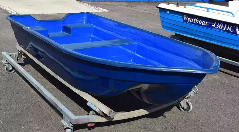 Стеклопластиковая лодка Neman-340 (тримаран) в Назрани