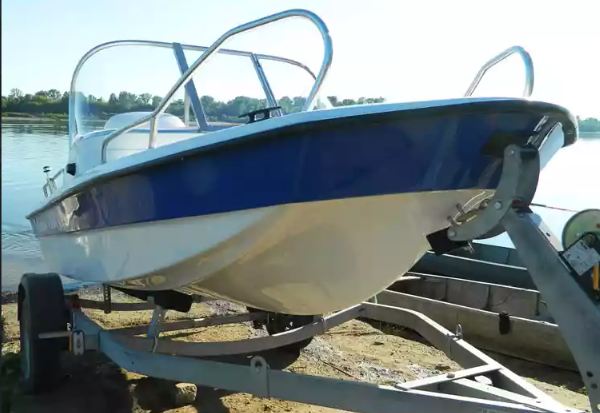 Стеклопластиковый катер Wyatboat-430 DC (тримаран) в Назрани