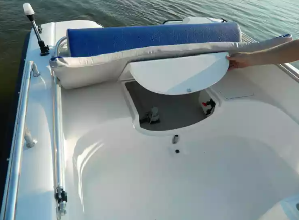 Стеклопластиковый катер Wyatboat-430 M (тримаран) в Назрани