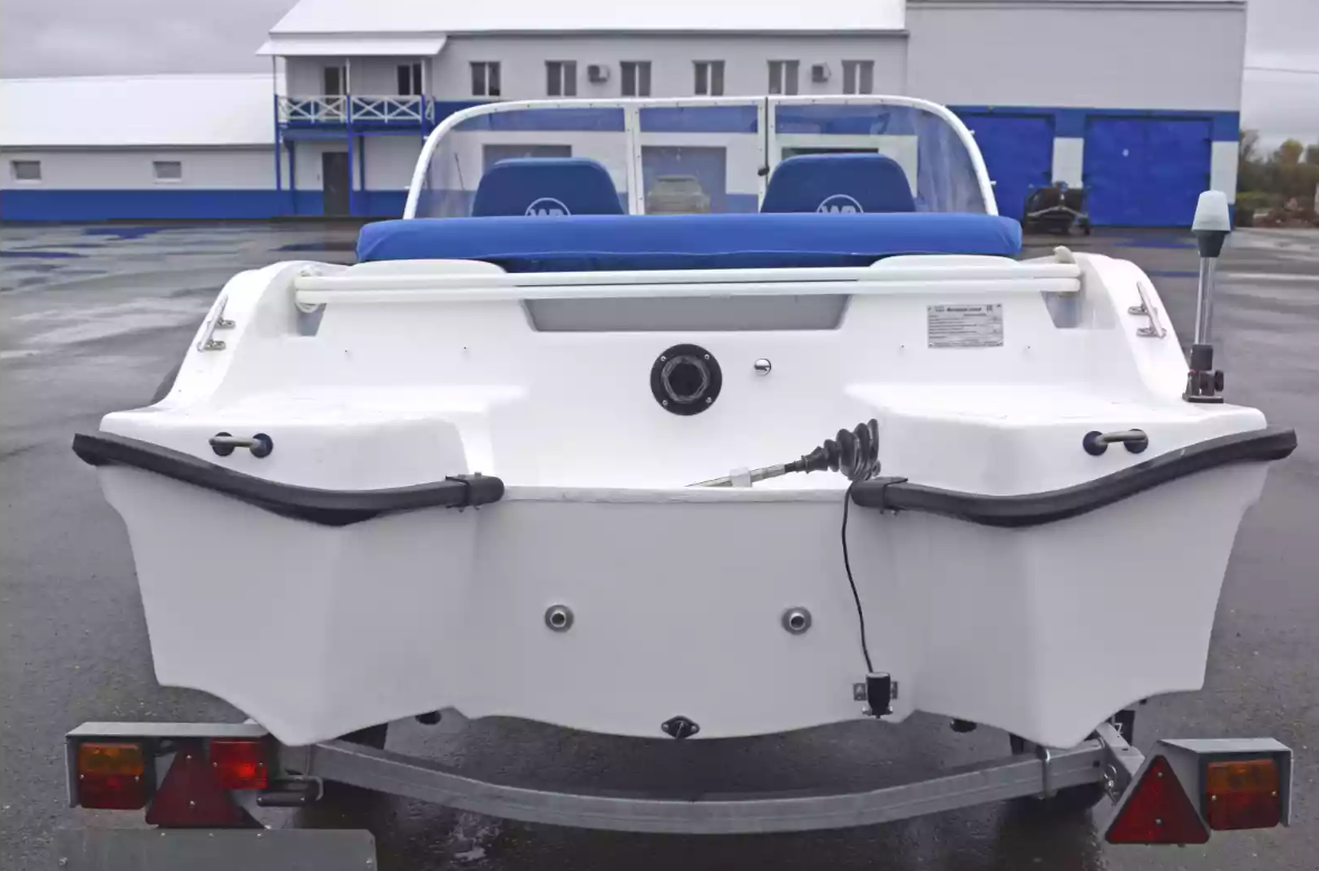 Стеклопластиковый катер Wyatboat-430DCМ (килевая) в Назрани