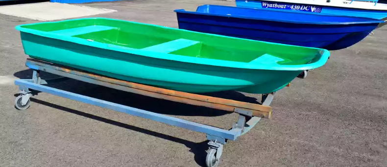 Стеклопластиковая лодка Старт (тримаран) в Назрани