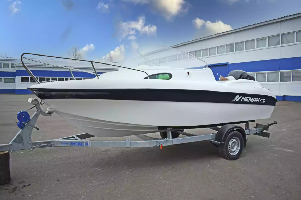 Стеклопластиковый катер Neman-530 с каютой в Назрани