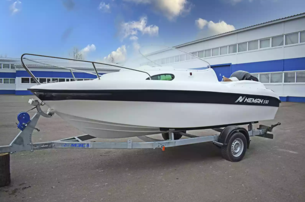Стеклопластиковый катер Neman-530 с каютой в Назрани