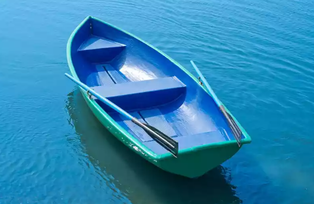 Стеклопластиковая лодка Дельфин в Назрани