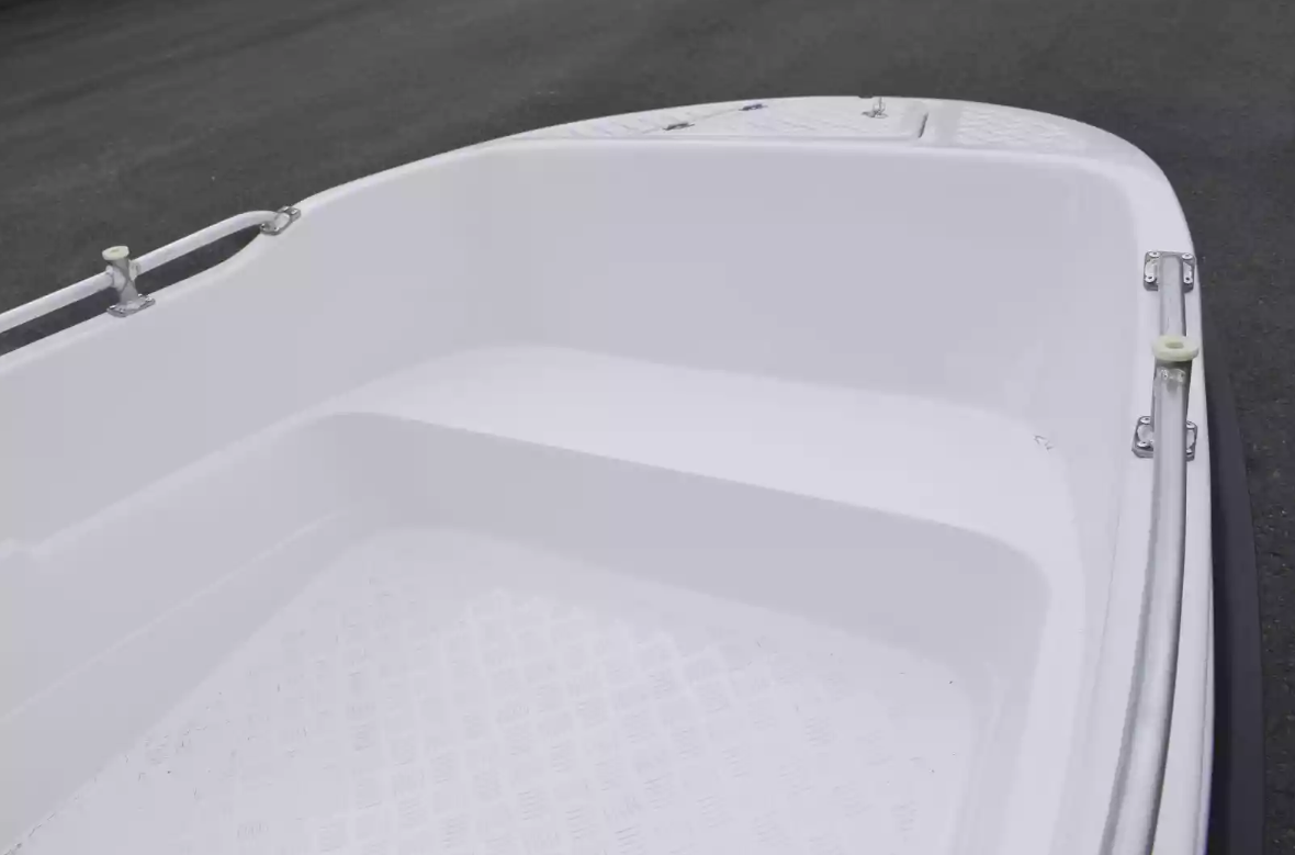 Стеклопластиковая лодка Пингвин New (тримаран) в Назрани