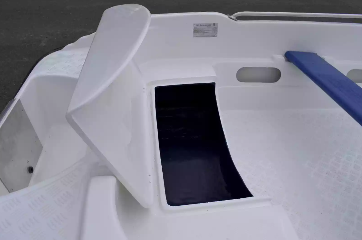 Стеклопластиковая лодка Пингвин New (тримаран) в Назрани