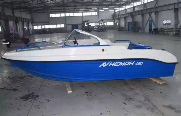 Комбинированный катер Neman-450 в Назрани