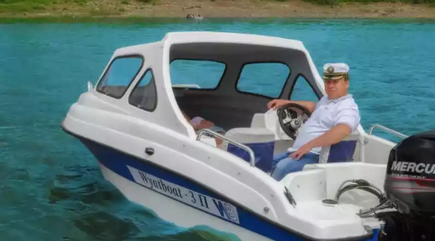 Стеклопластиковый катер Wyatboat-3 П (полурубка) в Назрани