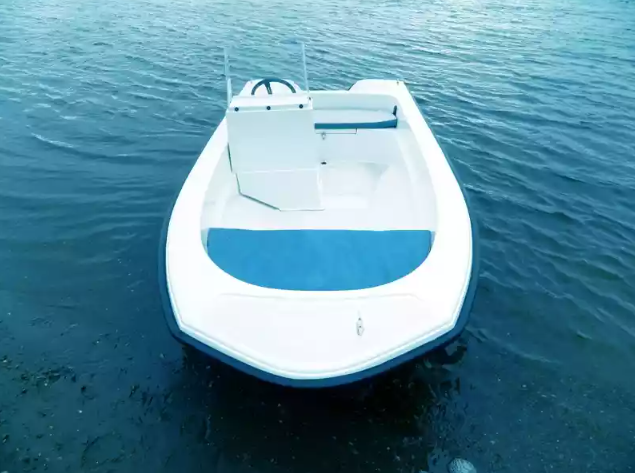Стеклопластиковый катер Тримаран Wyatboat 430 C в Назрани