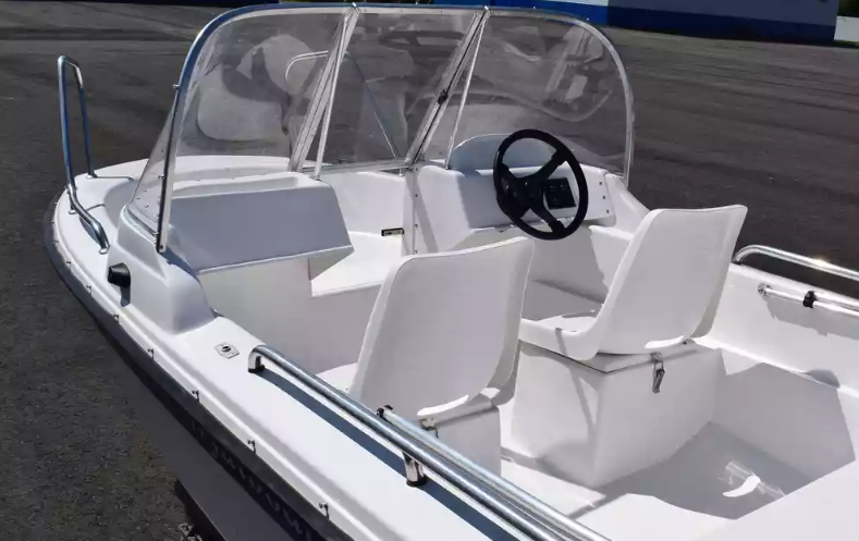 Стеклопластиковый катер Wyatboat-430 DC (тримаран) в Назрани