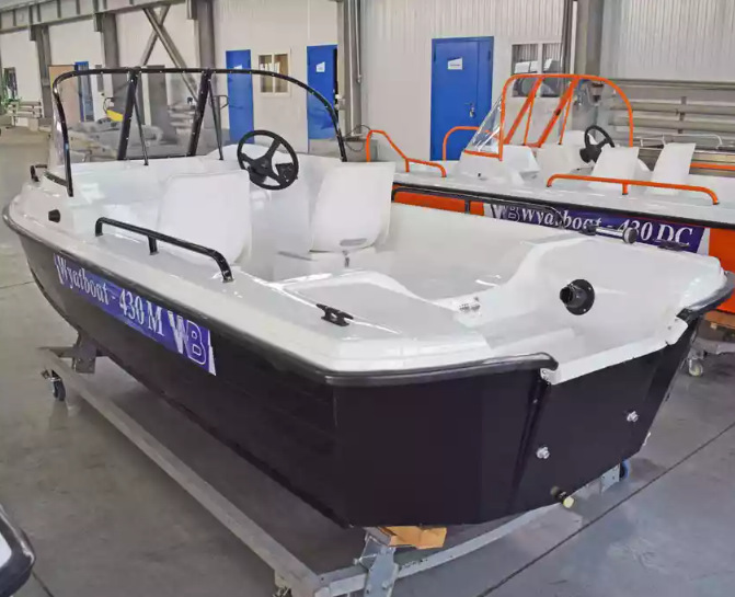 Комбинированный катер Wyatboat-430 M в Назрани