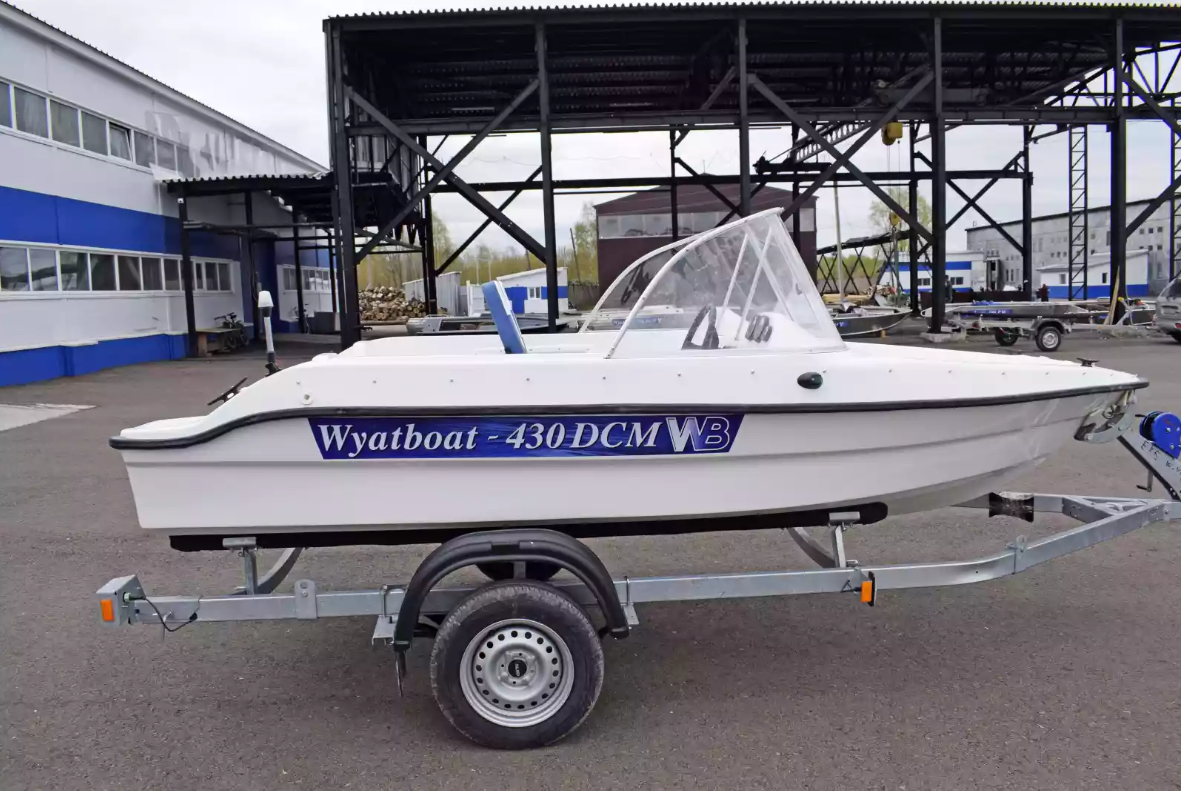 Стеклопластиковый катер Wyatboat-430DCМ (килевая) в Назрани