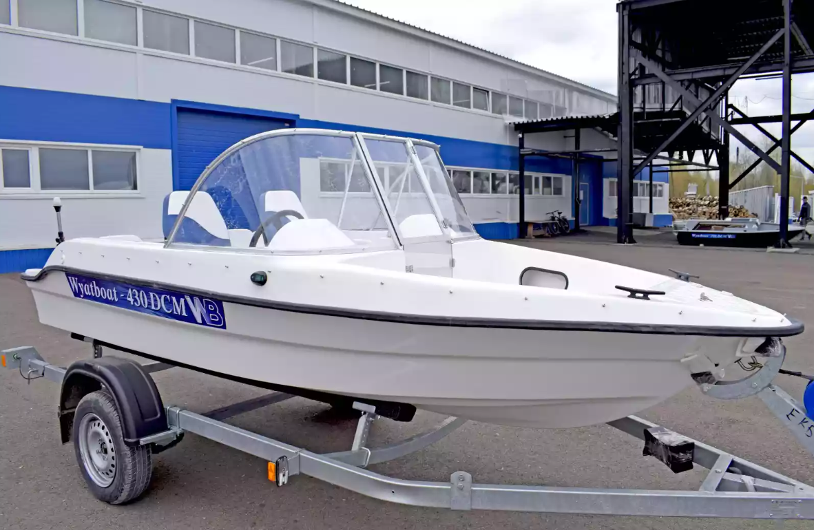 Стеклопластиковый катер Wyatboat-430DCМ (килевая) в Назрани