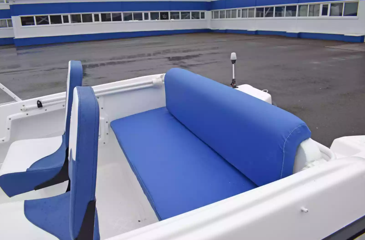 Стеклопластиковый катер Wyatboat-430DCМ (килевая) в Назрани