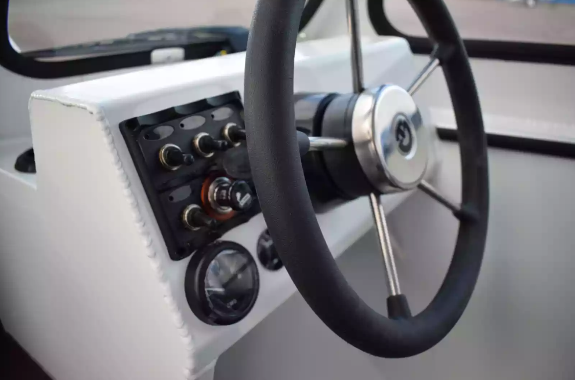 Алюминиевый катер Неман-500 (закрытая рубка) в Назрани