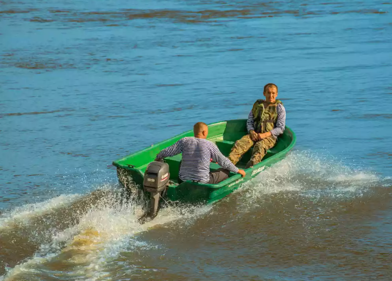 Стеклопластиковая лодка Neman-340 (тримаран) в Назрани