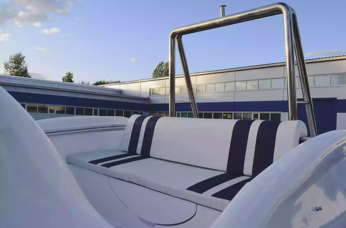 Комбинированный катер Neman-530 с каютой в Назрани