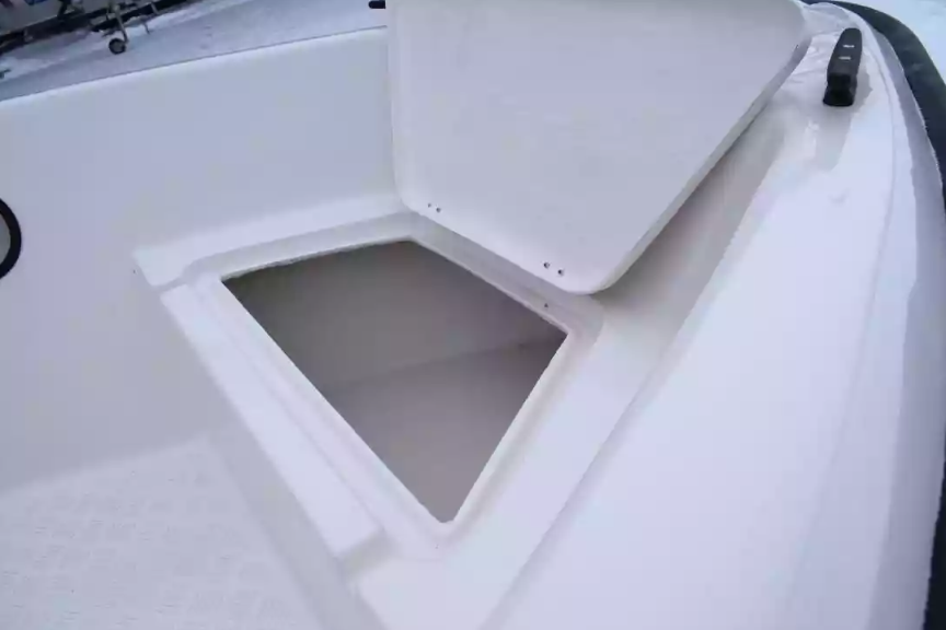 Стеклопластиковый катер Wyatboat-430DCМ (килевая) в Назрани