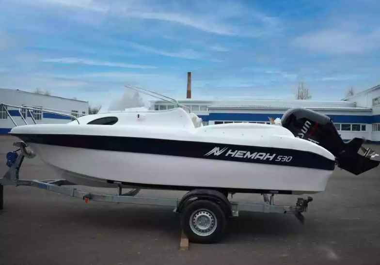 Стеклопластиковый катер Neman-530 с каютой в Назрани