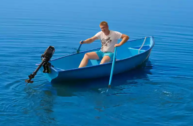 Стеклопластиковая лодка Омуль в Назрани