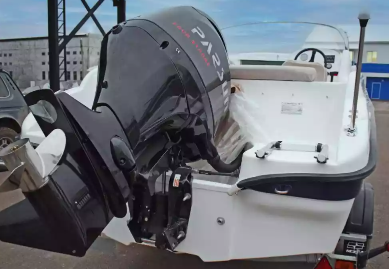 Стеклопластиковый катер Neman-530 с каютой в Назрани