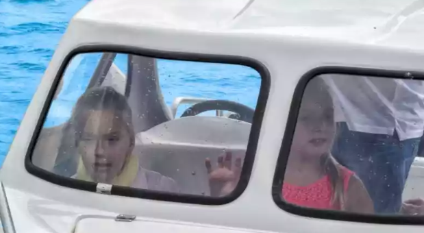 Стеклопластиковый катер Wyatboat-3 П (полурубка) в Назрани