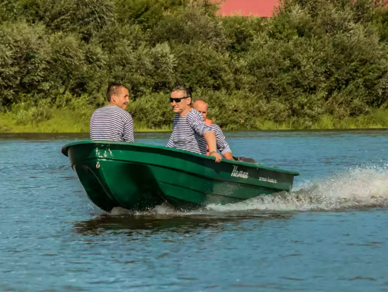 Стеклопластиковая лодка Neman-340 (тримаран) в Назрани