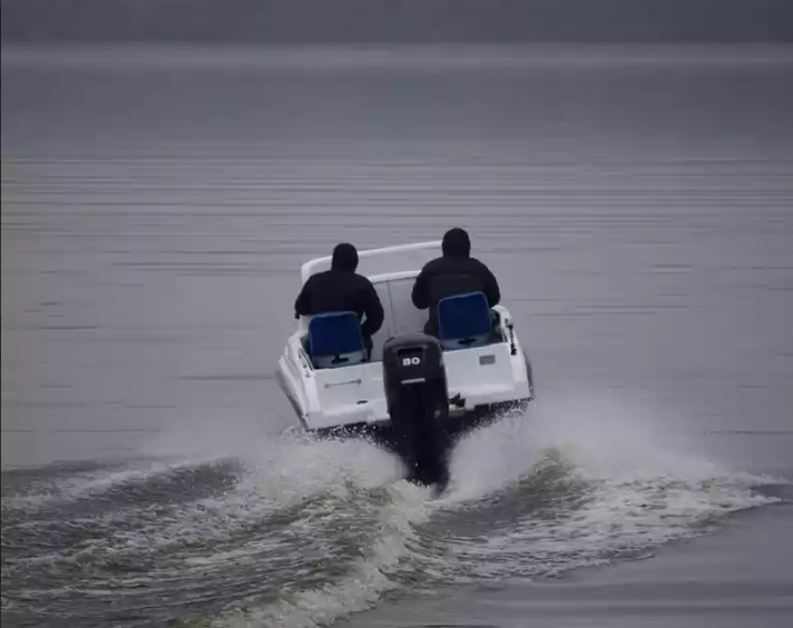 Комбинированный катер Neman-500 с каютой в Назрани