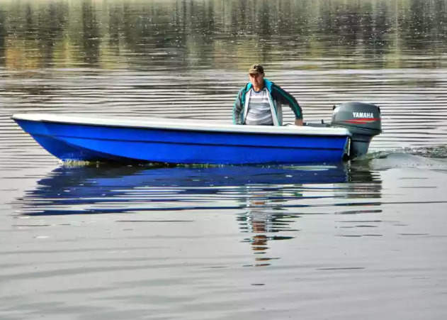 Стеклопластиковая лодка Wyatboat 430 тримаран в Назрани
