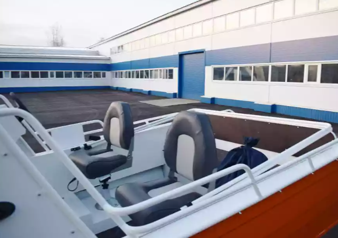 Алюминиевый катер Неман-500 (каютный) в Назрани