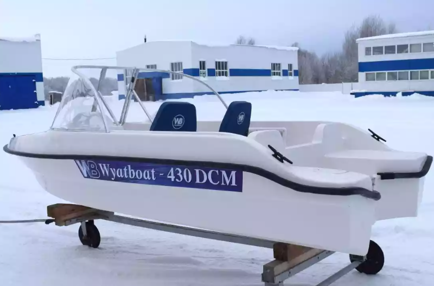 Стеклопластиковый катер Wyatboat-430DCМ (килевая) в Назрани