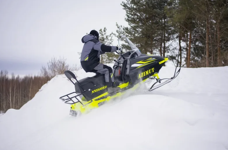 Миниснегоход Бурлак Азимут 20 л.с. , эл.запуск, реверс, тормоз гидравл, капот черный в Назрани