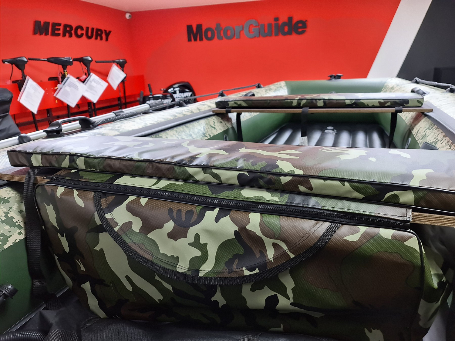 КОМПЛЕКТ МЯГКИХ НАКЛАДОК С СУМКОЙ ДЛЯ ЛОДОК 105Х20 КАМУФЛЯЖ в Назрани