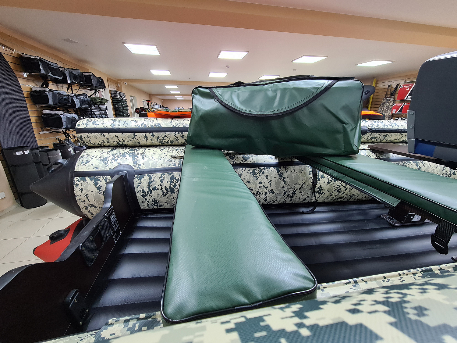 КОМПЛЕКТ МЯГКИХ НАКЛАДОК С СУМКОЙ ДЛЯ ЛОДОК 80Х20 ЗЕЛЕНЫЙ в Назрани