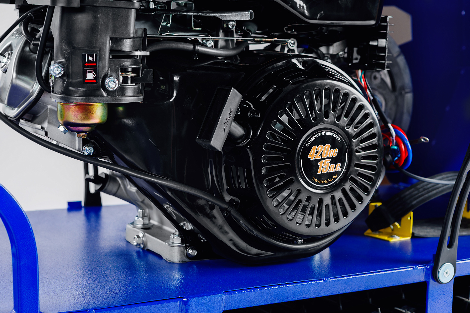 Мотобуксировщик SNOW DOG 17 с эл. запуском (DINKING) в Назрани