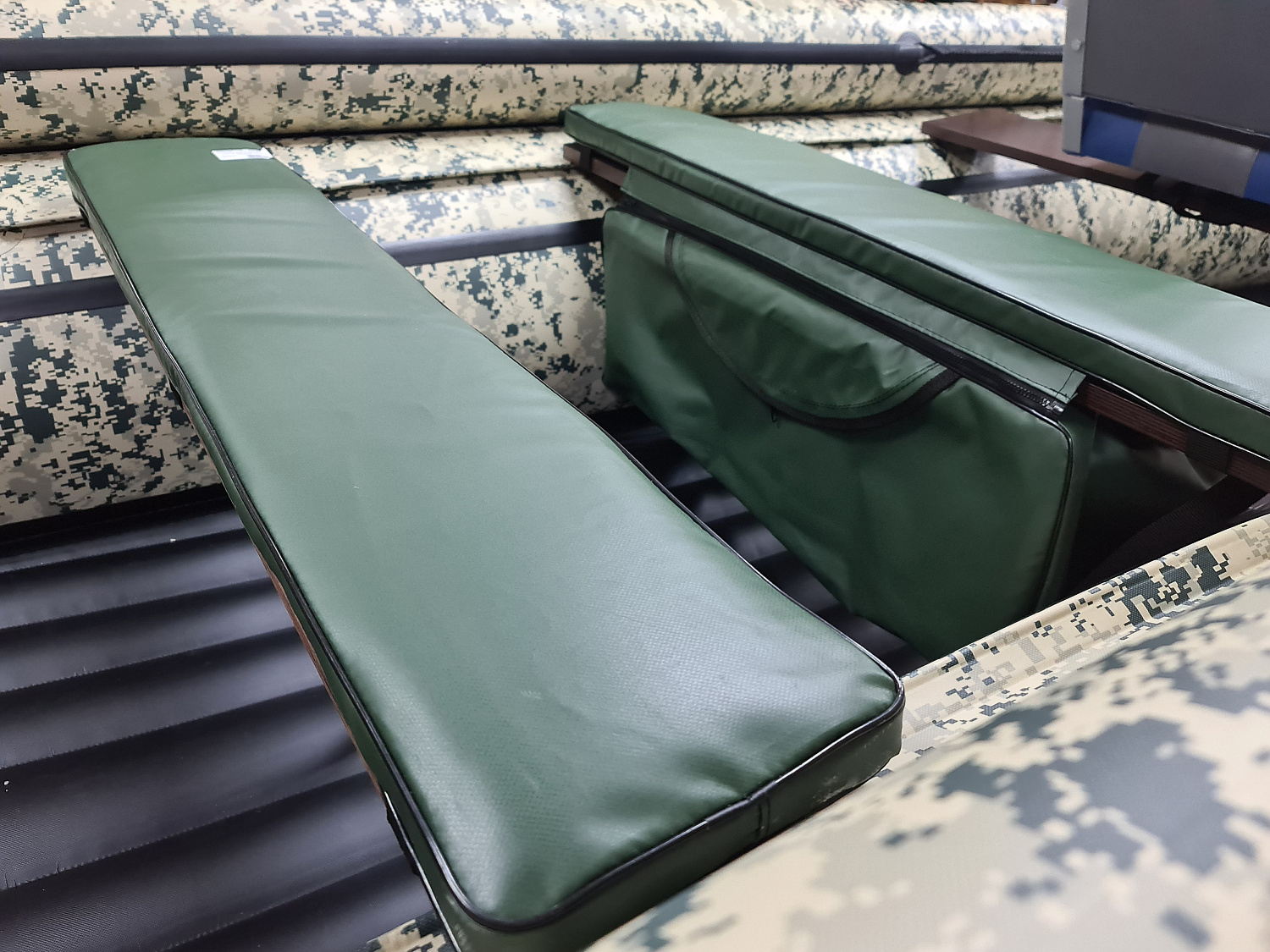 КОМПЛЕКТ МЯГКИХ НАКЛАДОК С СУМКОЙ ДЛЯ ЛОДОК 80Х20 ЗЕЛЕНЫЙ в Назрани