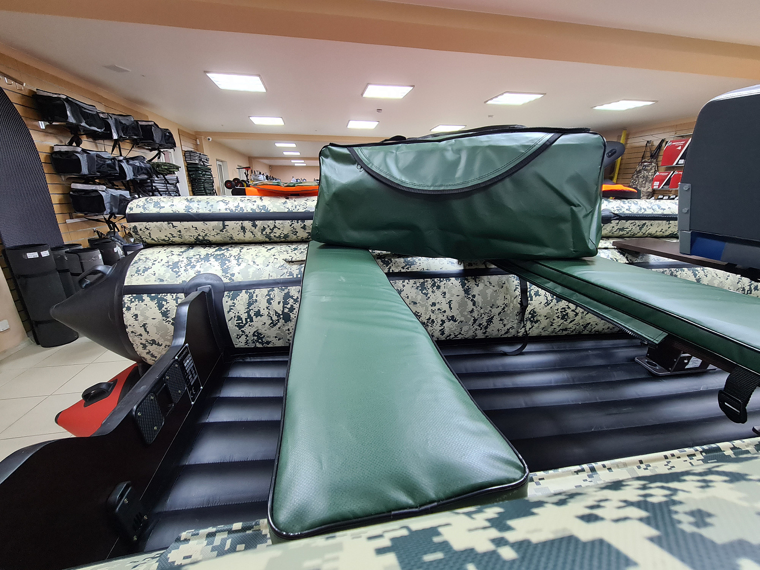 КОМПЛЕКТ МЯГКИХ НАКЛАДОК С СУМКОЙ ДЛЯ ЛОДОК 80Х20 ЗЕЛЕНЫЙ в Назрани